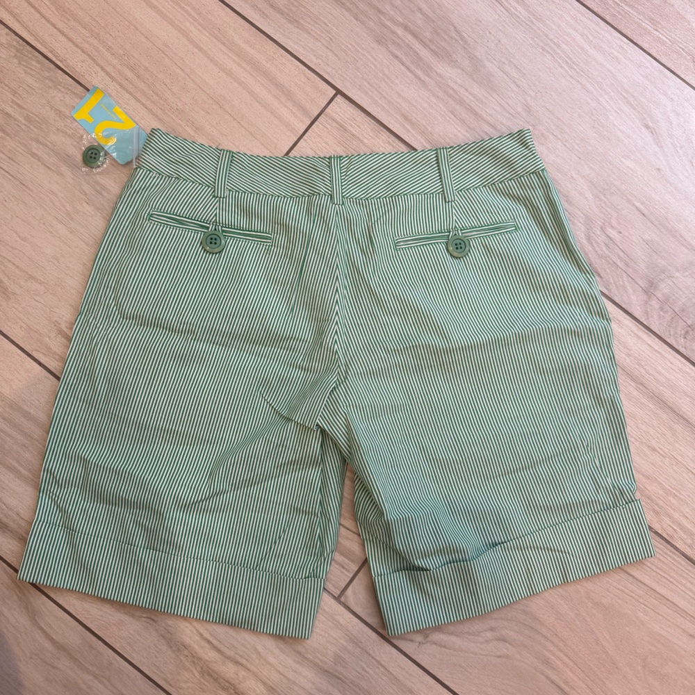 5 for $30 NWT FOREVER 21 Green and White Striped Cuffed Shorts - Picture 2 of 3